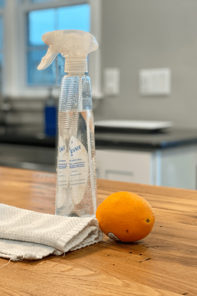 Difference Between Cleaning Vinegar & Distilled Vinegar (Understanding  Cleaning Chemicals Ep. 5) 