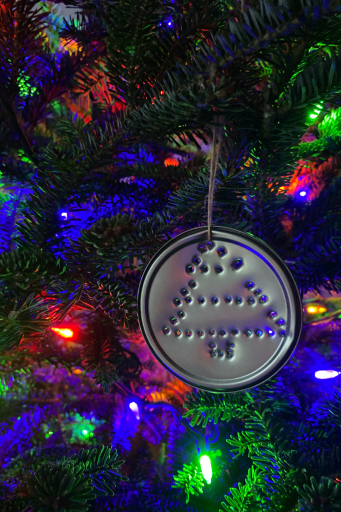 How to Transform Tin Can Lids into Cute Christmas Ornaments